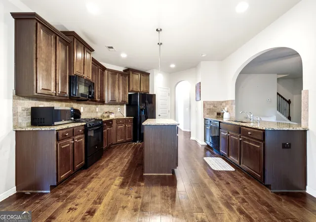 Photo 3 of Single family home for sale at 1664 Stone Meadow Rd, Lithonia, GA 30058 | MLS# 10795135 | Listing updated on 2026-09-20
