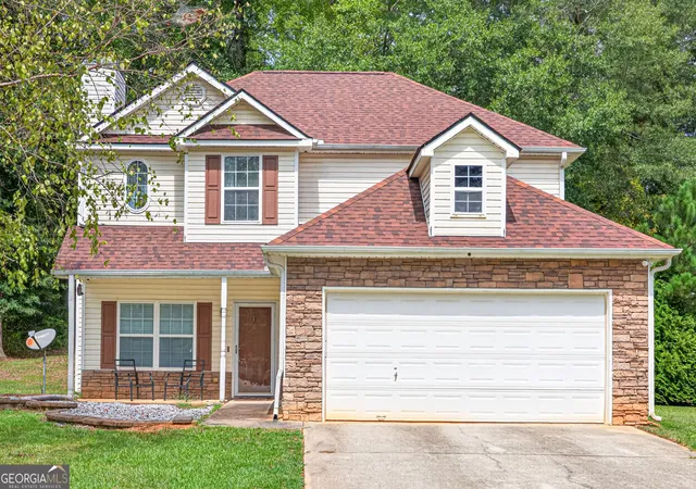 Photo 2 of Sale Pending at 111 Autumn Ridge Dr, Griffin, GA 30224 | MLS# 10843902 | Listing updated on 2026-10-04