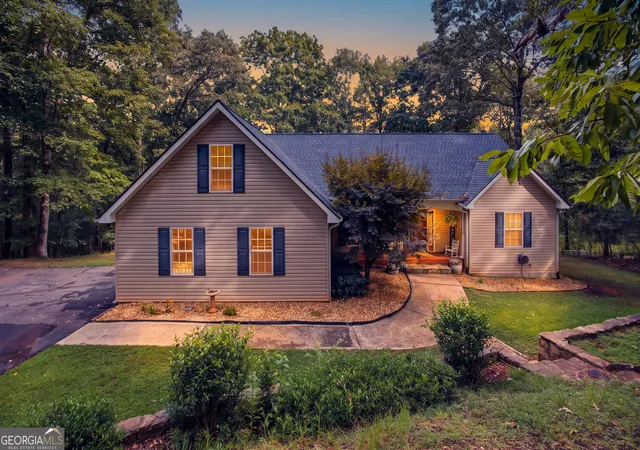 Photo 2 of Single family home for sale at 192 Sweetbriar Dr, Demorest, GA 30535 | MLS# 10836283 | Listing updated on 2026-09-16