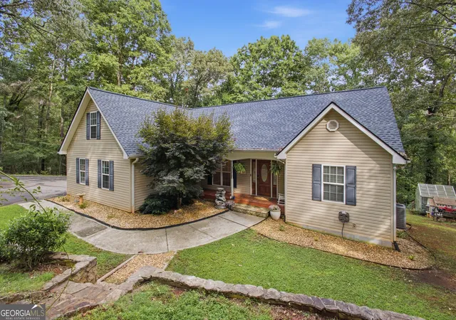 Photo 3 of Single family home for sale at 192 Sweetbriar Dr, Demorest, GA 30535 | MLS# 10836283 | Listing updated on 2026-09-16