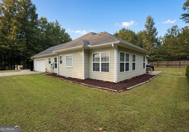 Photo 2 of Single family home for sale at 131 Ml Pond Ct, Milner, GA 30257 | MLS# 10849944 | Listing updated on 2026-10-04