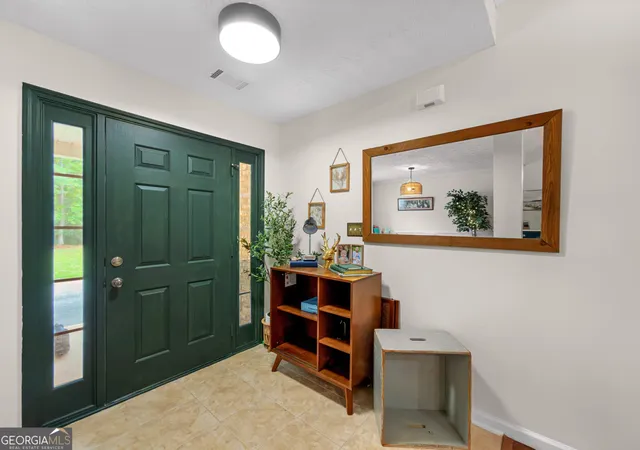 Photo 4 of Single family home for sale at 131 Ml Pond Ct, Milner, GA 30257 | MLS# 10849944 | Listing updated on 2026-10-04