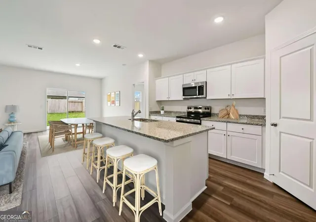 Photo 2 of Single family home for sale at 32 Crescent Blvd, Carrollton, GA 30116 | MLS# 10838560 | Listing updated on 2026-09-03
