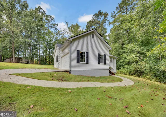 Photo 3 of Single family home for sale at 2067 Brandy Woods Dr SE, Conyers, GA 30013 | MLS# 10852038 | Listing updated on 2026-09-25