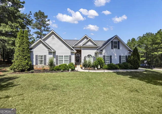 Photo 2 of Single family home for sale at 10 Pine Shadow Circle, Covington, GA 30016 | MLS# 10770777 | Listing updated on 2026-09-25