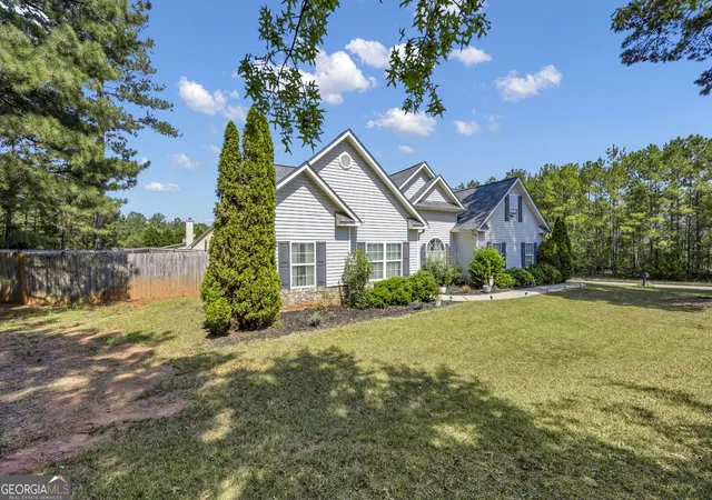 Photo 3 of Single family home for sale at 10 Pine Shadow Circle, Covington, GA 30016 | MLS# 10770777 | Listing updated on 2026-09-25
