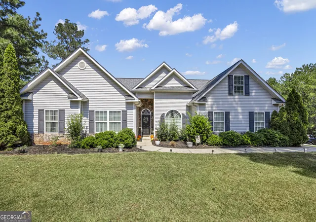Photo 3 of Single family home for sale at 10 Pine Shadow Circle, Covington, GA 30016 | MLS# 10770777 | Listing updated on 2026-10-04