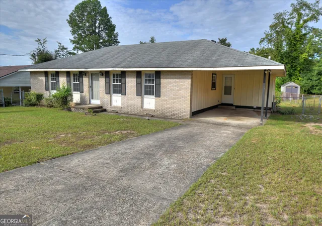 Photo 2 of Single family home for sale at 2083 Hillsinger Rd, Augusta, GA 30904 | MLS# 10848230 | Listing updated on 2026-09-17