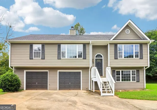 Photo 2 of Single family home for sale at 2896 Emory Rd Se, Smyrna, GA 30080 | MLS# 10837726 | Listing updated on 2026-09-15