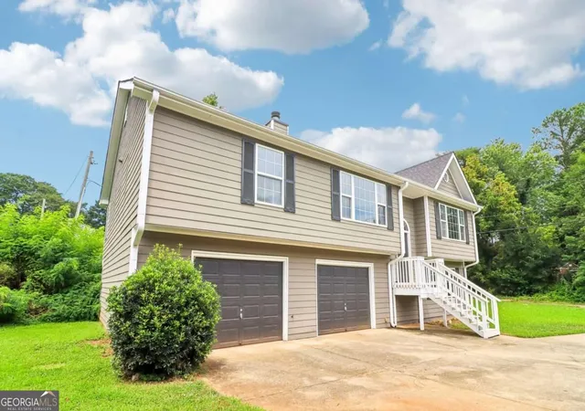 Photo 3 of Single family home for sale at 2896 Emory Rd Se, Smyrna, GA 30080 | MLS# 10837726 | Listing updated on 2026-09-15