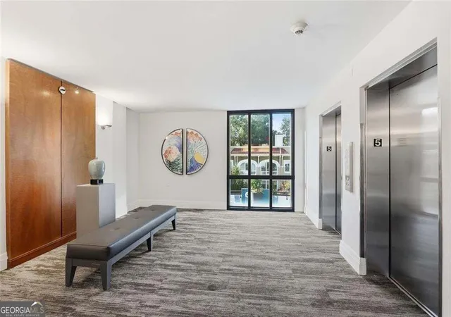 Listing Photo 3 - Condo for sale in building located at 1130 Piedmont Ave Ne, Atlanta, GA 30309 - Unit #505
