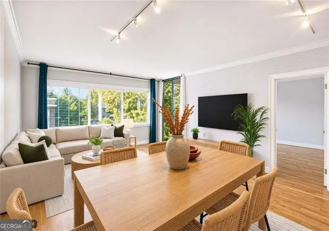 Listing Photo 4 - Condo for sale in building located at 1130 Piedmont Ave Ne, Atlanta, GA 30309 - Unit #505