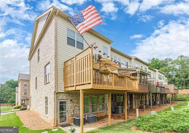 Photo 3 of Townhouse for sale at 284 Autry Ml Ln, Suwanee, GA 30024 | MLS# 10851398 | Listing updated on 2026-10-07