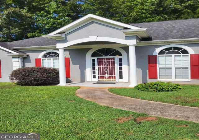 Photo 4 of Single family home for sale at 2415 Lismore Dr, Valley, AL 36854 | MLS# 10841855 | Listing updated on 2026-09-22