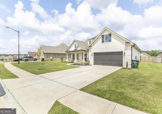 Photo 3 of Single family home for sale at 305 Foxberry Nook, Kathleen, GA 31047 | MLS# 10841486 | Listing updated on 2026-09-17