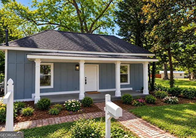 Photo 1 of Single family home for sale at 8 Long St, Newnan, GA 30263 | MLS# 10853314 | Listing updated on 2026-10-02