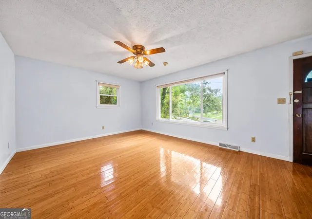 Photo 3 of Single family home for sale at 106 Thornwood Dr SW, Rome, GA 30165 | MLS# 10841742 | Listing updated on 2026-09-18