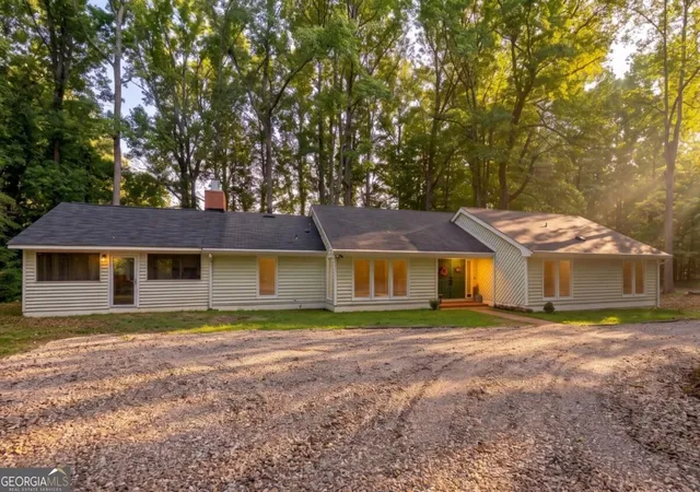 Photo 1 of Single family home for sale at 925 Cleveland Rd, Bogart, GA 30622 | MLS# 10851274 | Listing updated on 2026-10-07