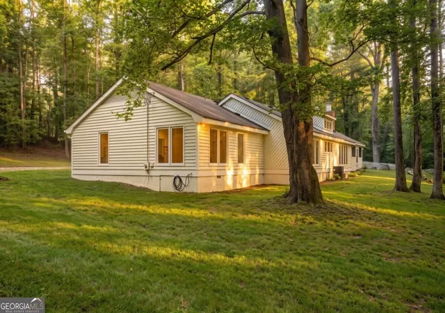 Photo 3 of Single family home for sale at 925 Cleveland Rd, Bogart, GA 30622 | MLS# 10851274 | Listing updated on 2026-10-07