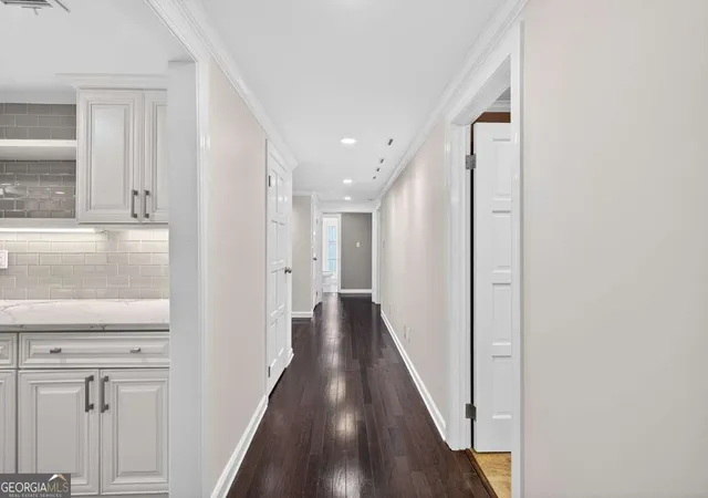 Listing Photo 1 - Condo for sale in building located at 2769 Peachtree Rd Ne, Atlanta, GA 30305 - Unit #10