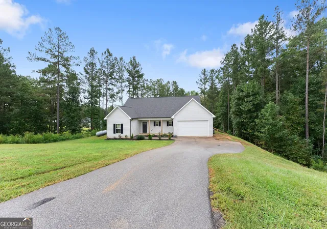 Photo 2 of Single family home for sale at 126 Twisted Pines Xing, Dahlonega, GA 30533 | MLS# 10853235 | Listing updated on 2026-10-09