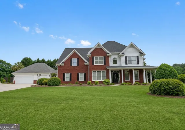 Single family home for sale at 20 Brownthrasher Run, Oxford, GA 30054 | MLS# 10844931