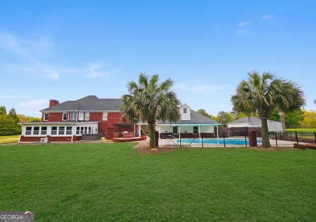 Photo 3 of Single family home for sale at 20 Brownthrasher Run, Oxford, GA 30054 | MLS# 10844931 | Listing updated on 2026-09-12