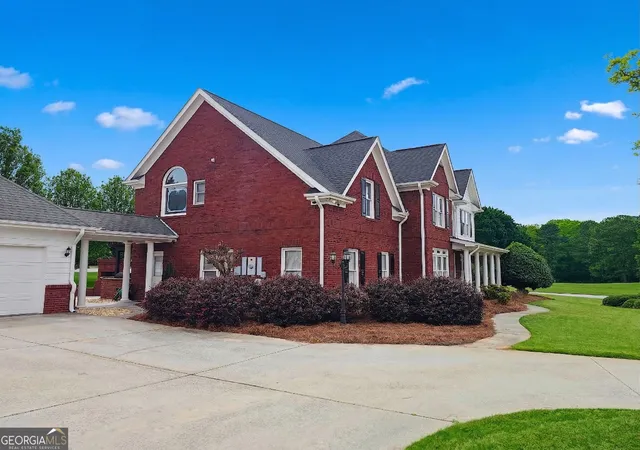 Photo 4 of Single family home for sale at 20 Brownthrasher Run, Oxford, GA 30054 | MLS# 10844931 | Listing updated on 2026-09-12