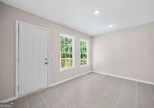 Photo 4 of Single family home for sale at 5723 Garden Walk, Flowery Branch, GA 30542 | MLS# 10842554 | Listing updated on 2026-09-23