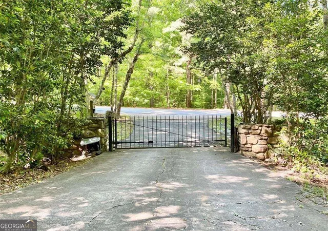 Photo 2 of Single family home for sale at 6250 White Ml Rd, Fairburn, GA 30213 | MLS# 10840746 | Listing updated on 2026-09-06