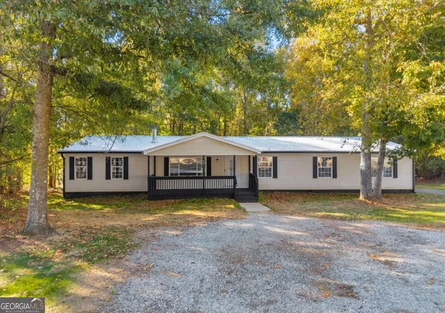 Photo 2 of Manufactured home for sale at 421 Williams Wilson Rd, Hull, GA 30646 | MLS# 10880305 | Listing updated on 2026-10-28