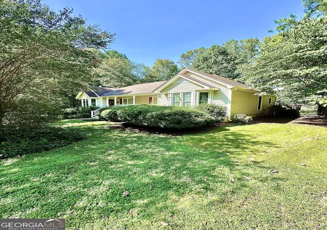 Photo 2 of Single family home for sale at 439 Abbington Ln, Douglasville, GA 30134 | MLS# 10826094 | Listing updated on 2026-10-18