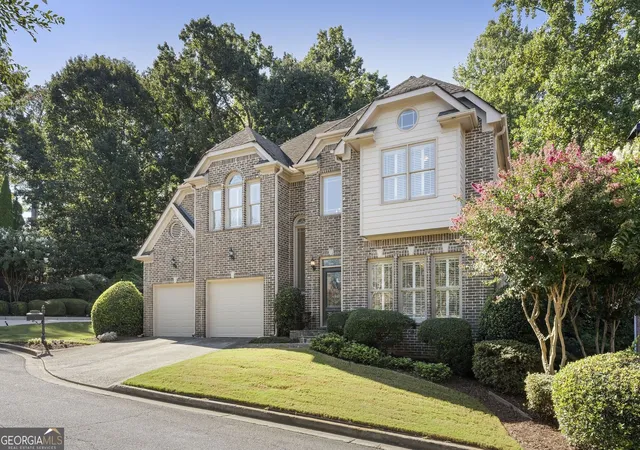 Photo 3 of Single family home for sale at 1003 Nottingham Ln Ne, Brookhaven, GA 30319 | MLS# 10846148 | Listing updated on 2026-09-30