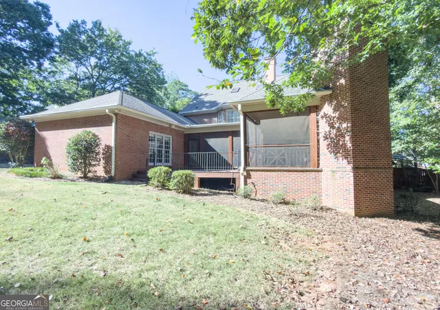 Photo 3 of Single family home for sale at 155 Westchester Dr, Macon, GA 31211 | MLS# 10849345 | Listing updated on 2026-10-02