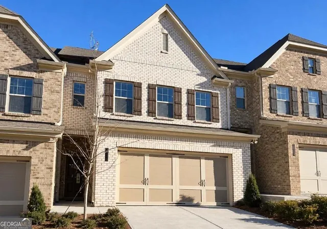 Townhouse for sale at 1352 Elderwood Way, Cumming, GA 30041 | MLS# 10853424