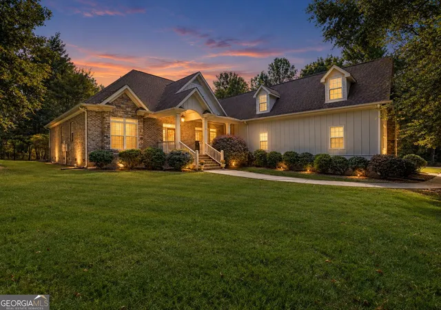 Photo 1 of Single family home for sale at 505 Crescent Dr, Forsyth, GA 31029 | MLS# 10848451 | Listing updated on 2026-09-21