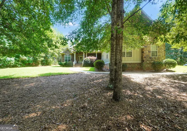 Photo 3 of Single family home for sale at 505 Crescent Dr, Forsyth, GA 31029 | MLS# 10848451 | Listing updated on 2026-09-21