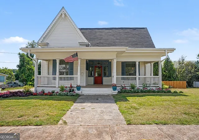 Photo 1 of Single family home for sale at 117 Holmes St, Barnesville, GA 30204 | MLS# 10840755 | Listing updated on 2026-10-03