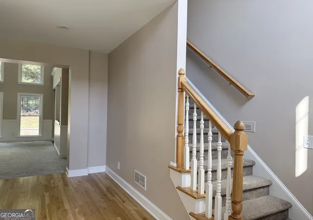 Photo 3 of Single family home for sale at 5210 Maplewood Ln, Gainesville, GA 30504 | MLS# 10835182 | Listing updated on 2026-09-23