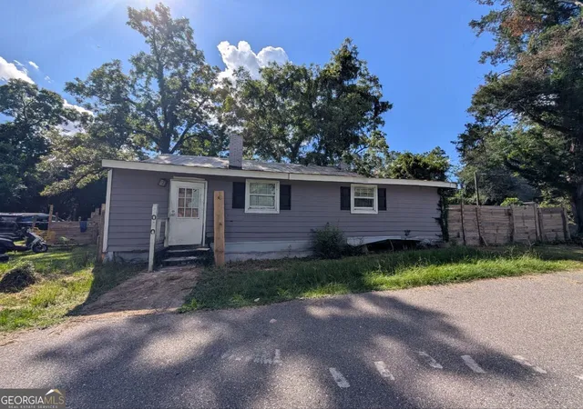 Photo 1 of Single family home for sale at 1000 James St, Bainbridge, GA 39817 | MLS# 10846835 | Listing updated on 2026-09-22