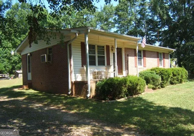 Photo 1 of Single family home for sale at 183 Calhoun Rd, Griffin, GA 30224 | MLS# 10848894 | Listing updated on 2026-10-03