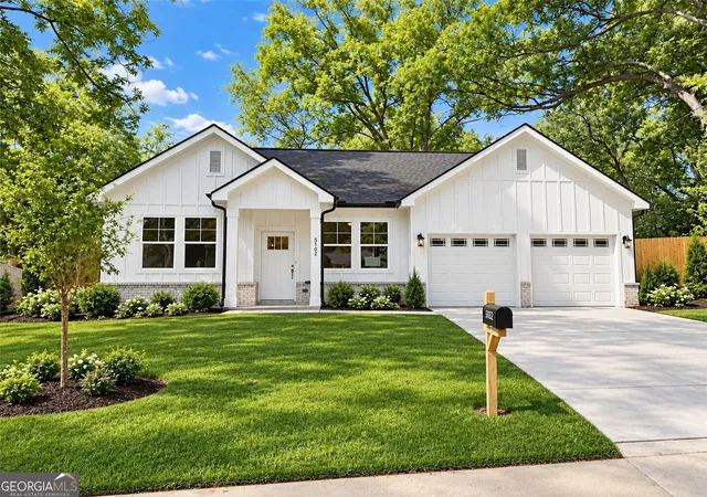 Photo 3 of Single family home for sale at 1850 W Mcintosh Rd, Griffin, GA 30223 | MLS# 10843492 | Listing updated on 2026-09-11
