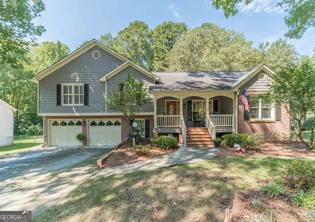Photo 1 of Single family home for sale at 2759 Lanier Dr, Snellville, GA 30078 | MLS# 10852013 | Listing updated on 2026-10-08