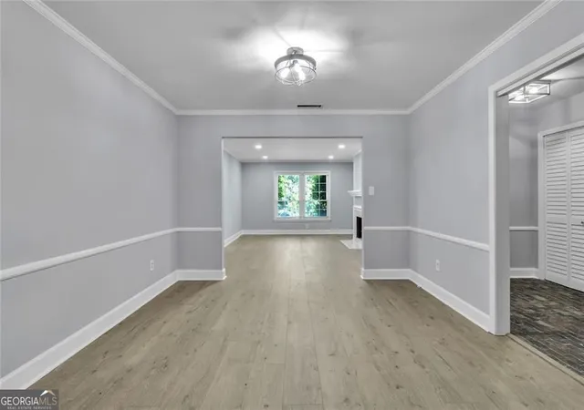 Listing Photo 4 - Condo for sale in building located at 100 NW La Rue Pl, Atlanta, GA 30327