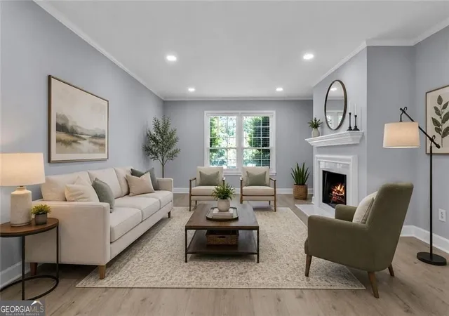 Listing Photo 5 - Condo for sale in building located at 100 NW La Rue Pl, Atlanta, GA 30327