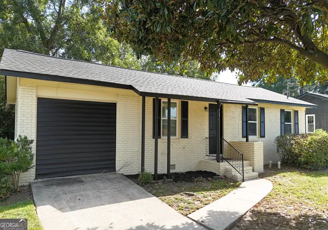 Photo 3 of Single family home for sale at 113 Linda Dr, Warner Robins, GA 31093 | MLS# 10849304 | Listing updated on 2026-09-22
