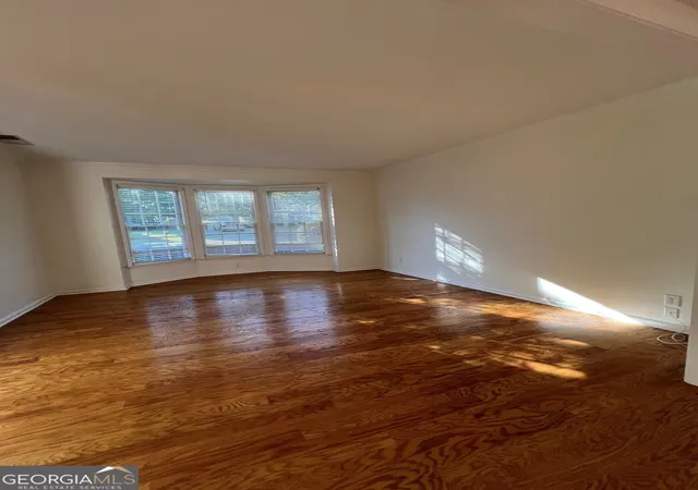 Photo 4 of Single family home for sale at 293 Grand Manor Dr, Marietta, GA 30068 | MLS# 10840743 | Listing updated on 2026-09-18