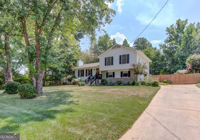 Photo 2 of Single family home for sale at 3573 Habersham Ct, Buford, GA 30519 | MLS# 10840127 | Listing updated on 2026-09-19