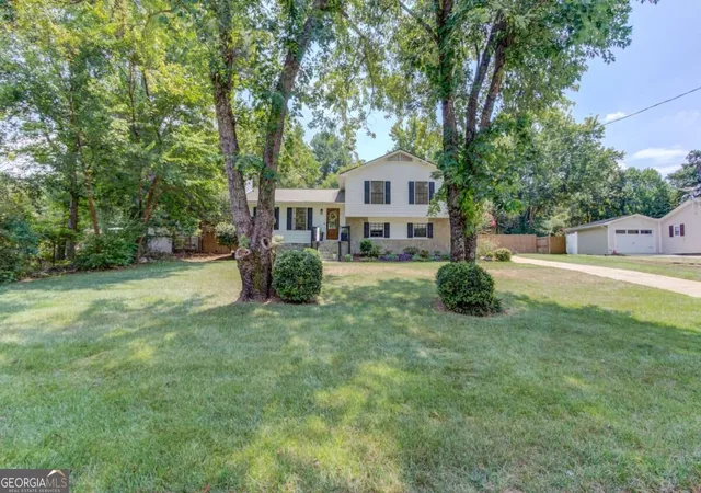 Photo 3 of Single family home for sale at 3573 Habersham Ct, Buford, GA 30519 | MLS# 10840127 | Listing updated on 2026-09-19