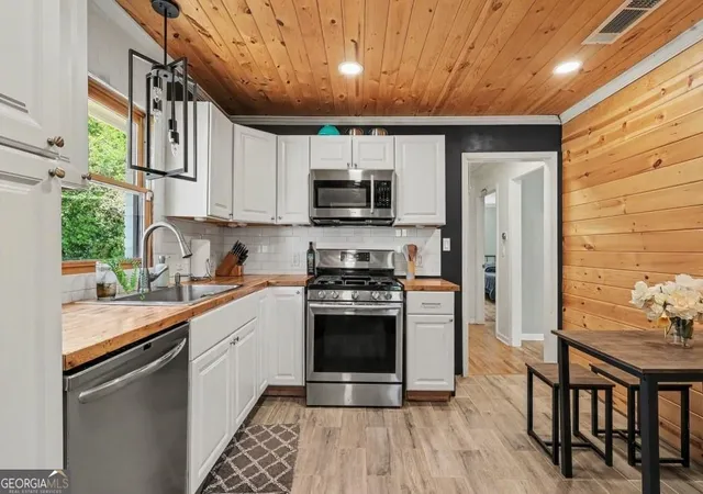 Photo 2 of Single family home for sale at 1120 Delores, Forest Park, GA 30297 | MLS# 10839115 | Listing updated on 2026-09-03